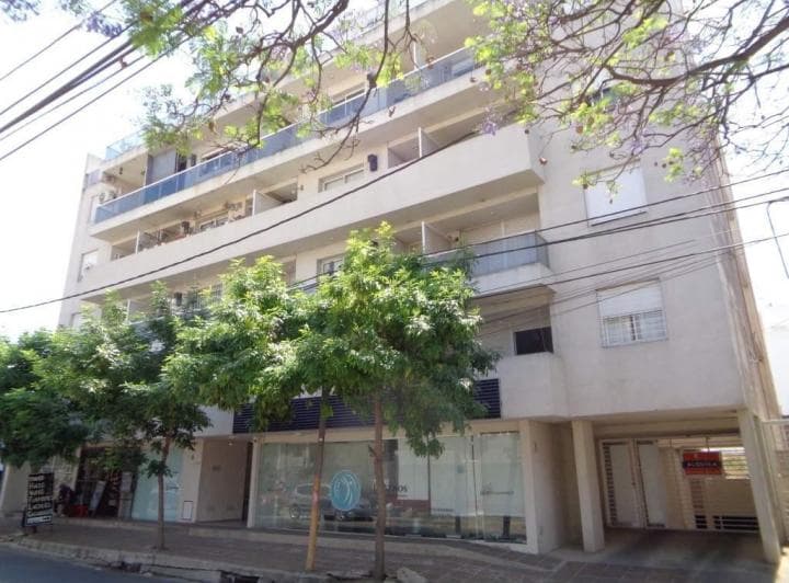 ¡Excelente Oportunidad de Inversión! - Cochera Privada con Escritura y Posesión Inmediata - 4