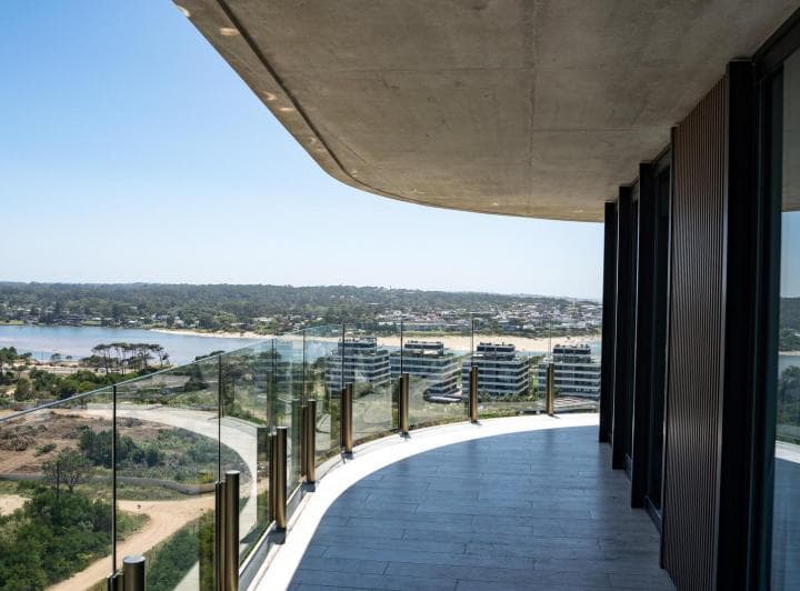 Venta y Alquiler Torre Surfside 2 Dorm. Den Vista Al Mar Piso Alto Amenities Punta del Este - 3
