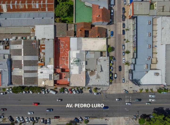 Importante Propiedad Comercial Sobre Av Luro - 2