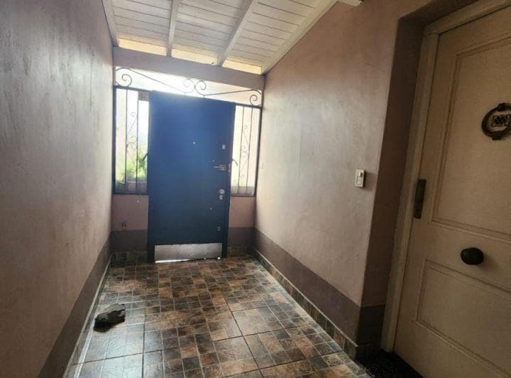 Nuevo Valor Casa Dos Familias en Venta Remedios de Escalada - 2