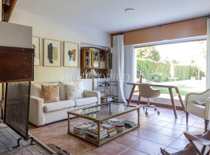 Casa con Gran Jardín y Muy Buen Acceso - 3