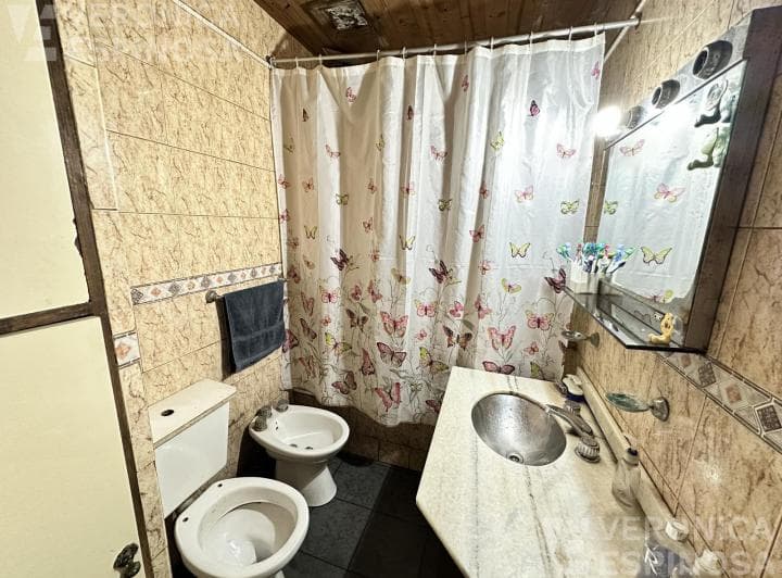 Casa en Venta de Tres Ambientes en Moron - 5