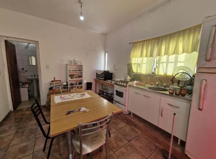 Venta - Casa Planta Alta - 2 Dorm. - Balcon - Barrio Bella Vista - 5