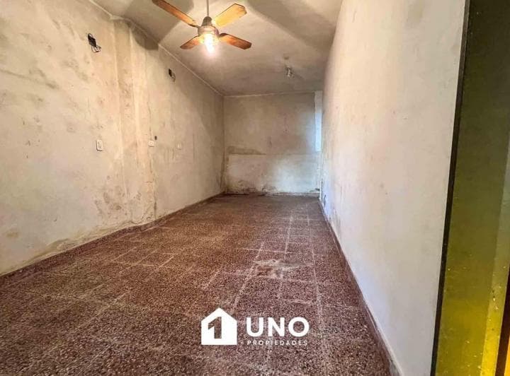 Casa de 3 Dorm. con Gran Terraza y Balcón en Excelente Zona Residencial. a Reciclar. - 2