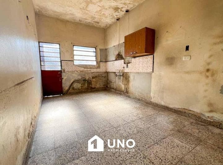 Casa de 3 Dorm. con Gran Terraza y Balcón en Excelente Zona Residencial. a Reciclar. - 3