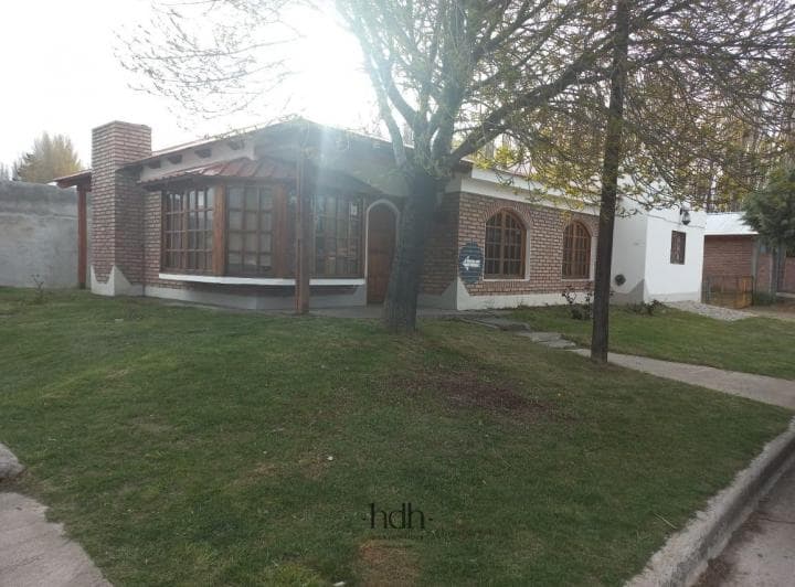 Casa Venta en Los Antiguos 3 Dorm. 2 Baños con Patio Cochera - 5