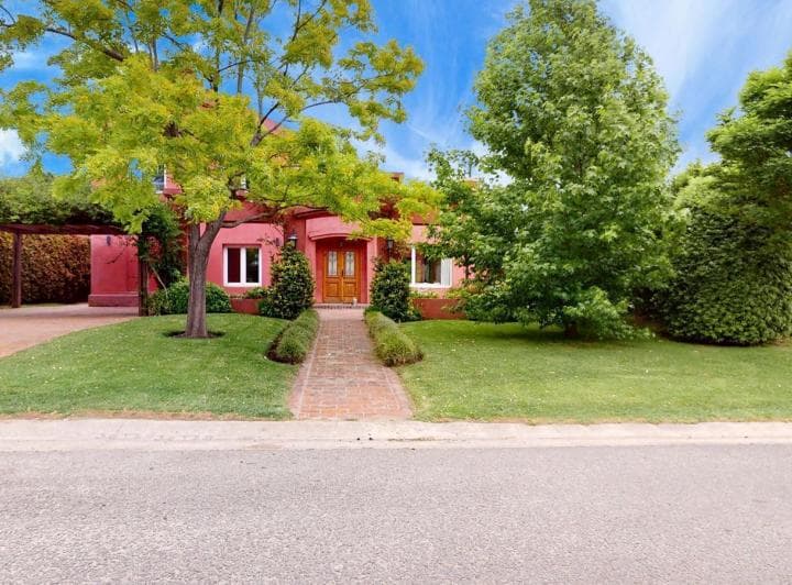 Vendido - Venta Casa en Barrio Privado Arenas del Sur de 5 Ambientes con Parque y Piscina. - 4