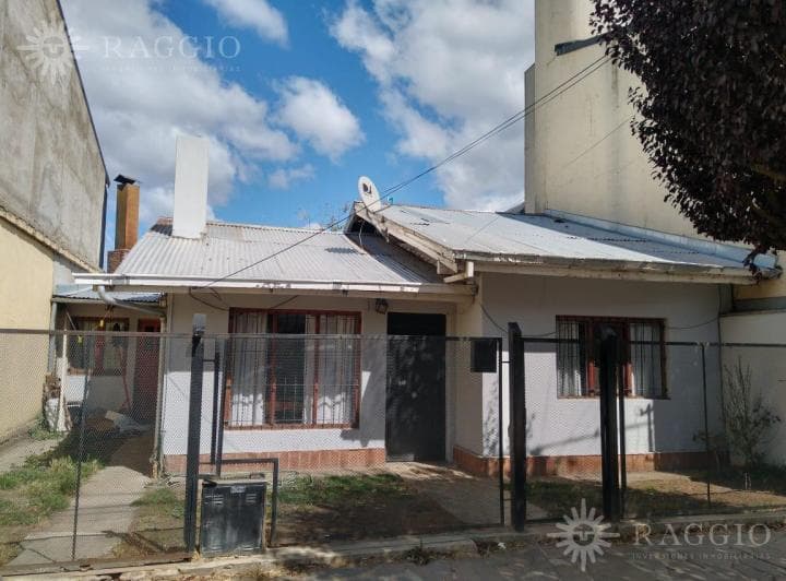 Casa de 4 Ambientes en El Centro de El Bolsón (Ez - 44) - 2