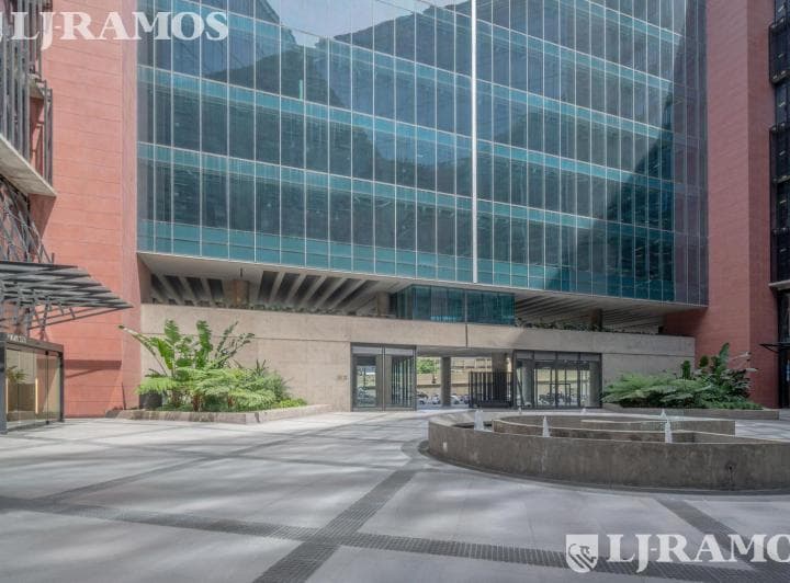 Oficina en Distrito Quartier - 5