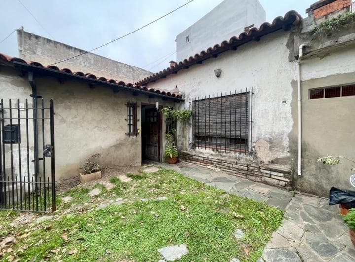 Gran Oportunidad! Casa en Lote Propio de 3 Ambientes - 4