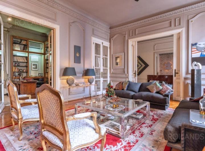 Venta Piso de Estilo Francés con Unidad Adicional en Recoleta - 3