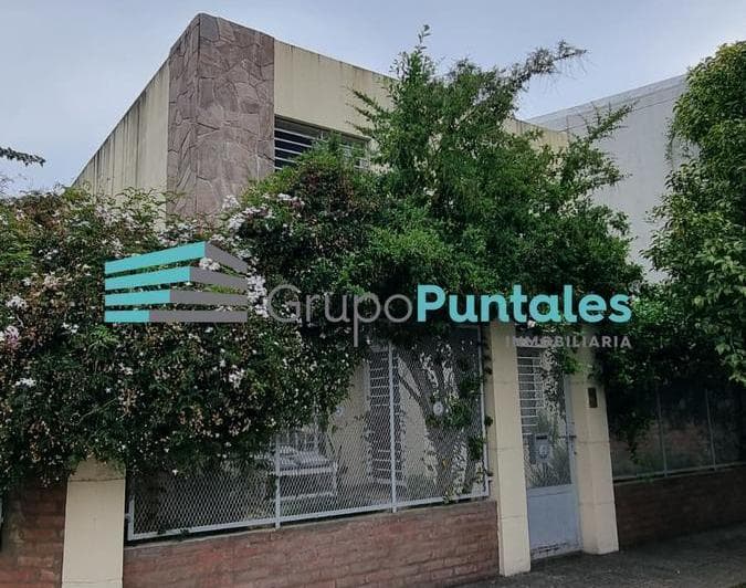 Casa en Venta con 3 Dorm. en Turdera Apta Crédito Muy Buen Estado - 2