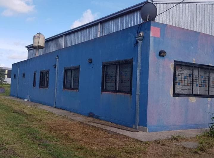 Venta Excelente Galpón en Parque Industrial Burzaco - 2