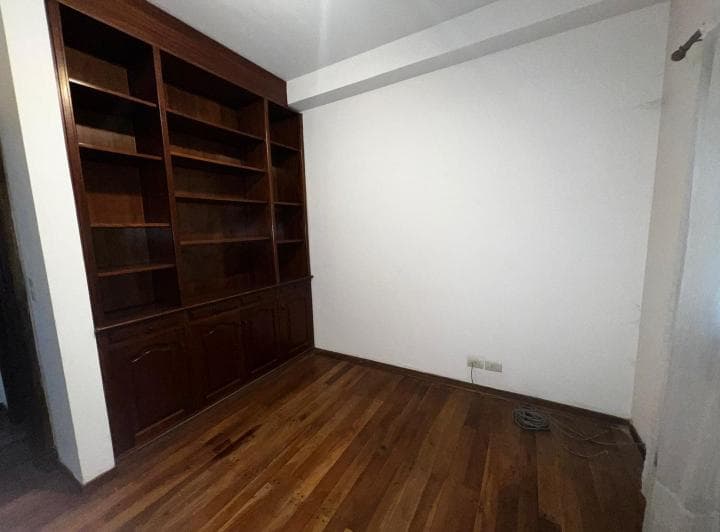 Venta Excelente Chalet con Piscina y Quincho - 5