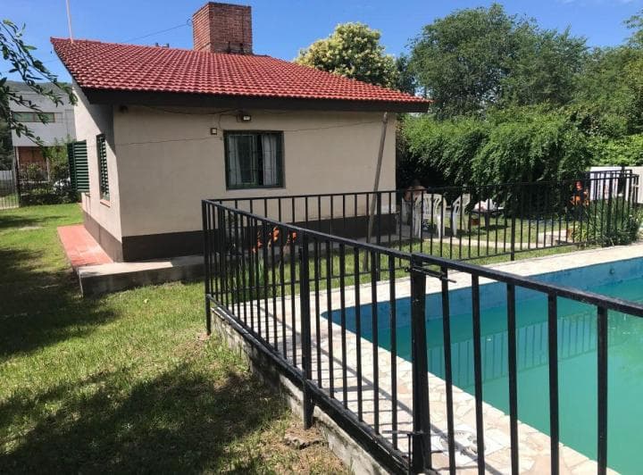 Oportunidad! San Antonio Hermoso Chalet C/piscina y Parque - 2