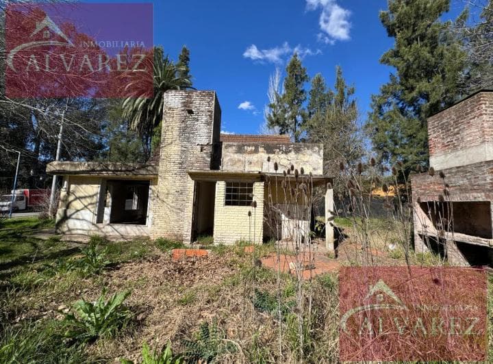 Venta Lote con Casa a Refaccionar en El Cazador - 2