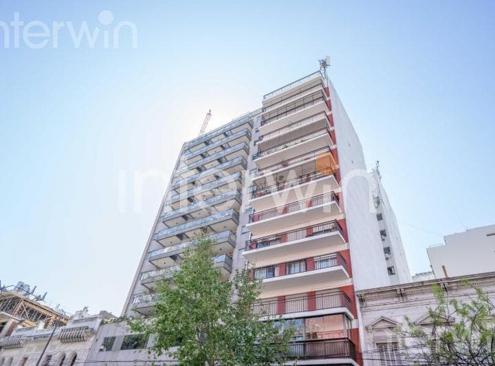 Departamento en Venta - 4 Ambientes Al Frente - Balcón - Dependencias - Piso Alto - Almagro - 2