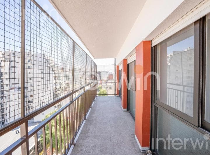 Departamento en Venta - 4 Ambientes Al Frente - Balcón - Dependencias - Piso Alto - Almagro - 3