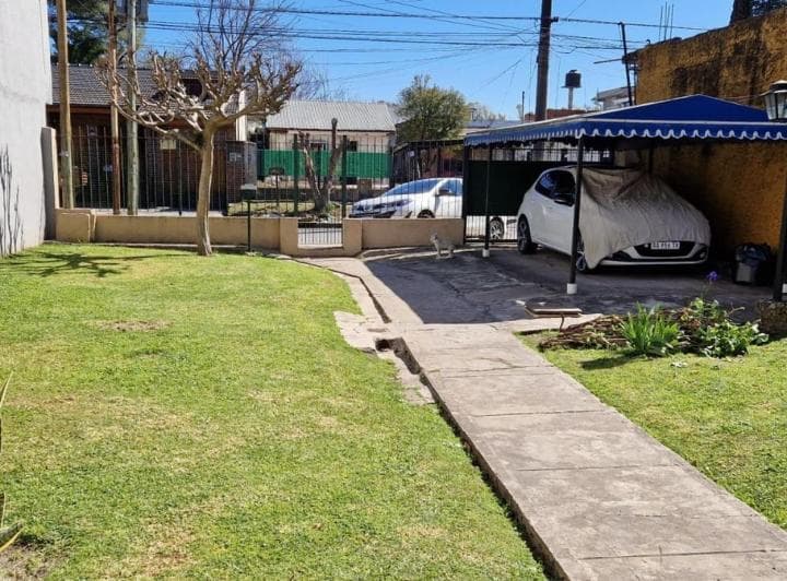 Casa 3 Ambientes en Castelar Sur - 2