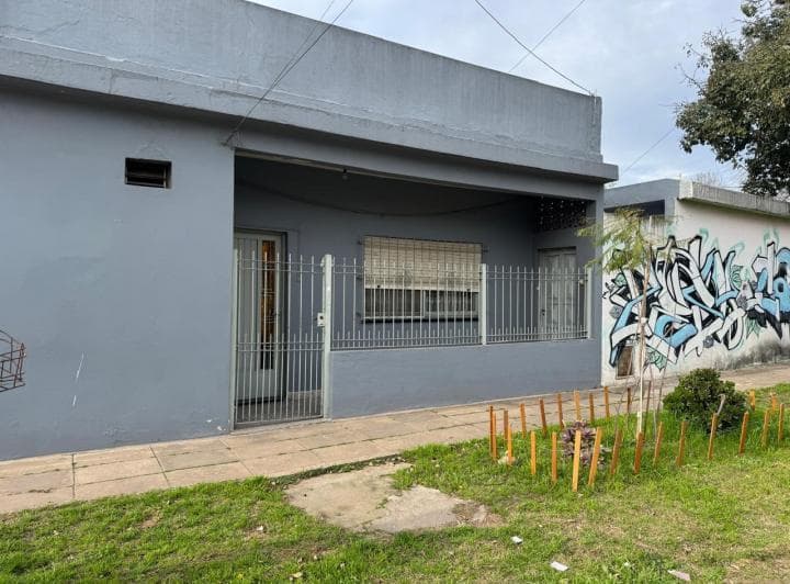 Dos Casas y Local Comercial - 2
