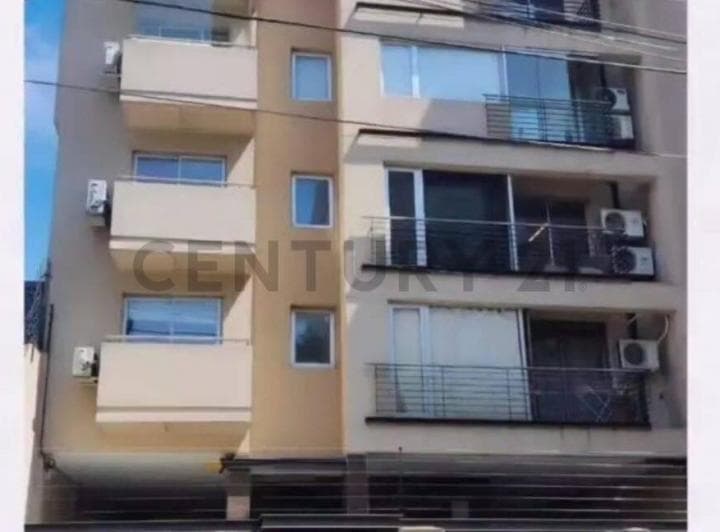 Venta Departamento 2 Ambientes con Terraza y Balcon Al Frente - Moron Centro - 2