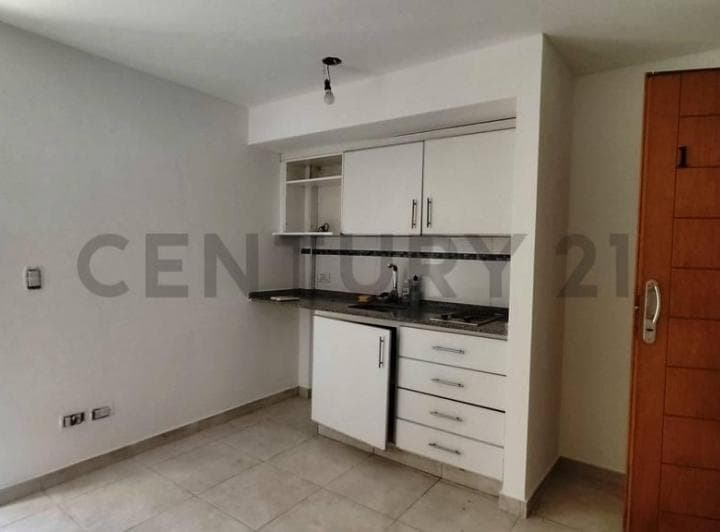 Venta Departamento 2 Ambientes con Terraza y Balcon Al Frente - Moron Centro - 3