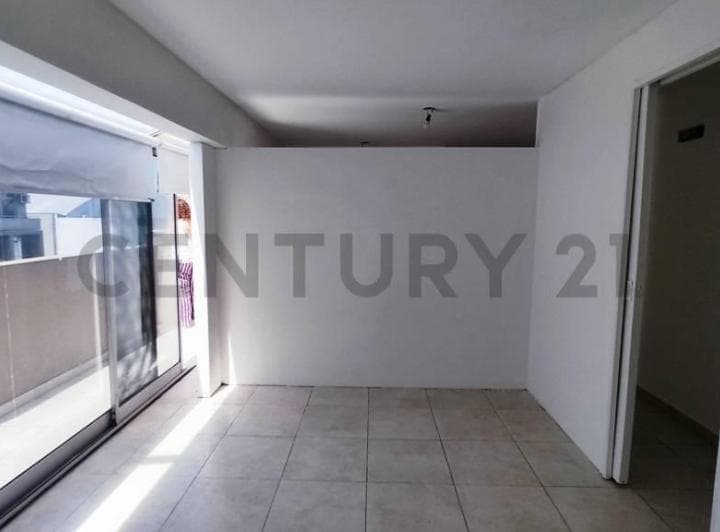 Venta Departamento 2 Ambientes con Terraza y Balcon Al Frente - Moron Centro - 4