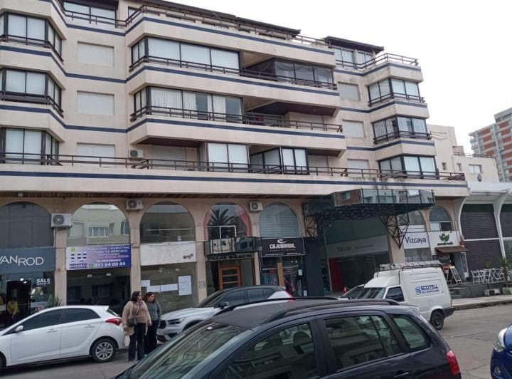 Venta de Apartamento 3 Dorm. en Punta del Este - 3