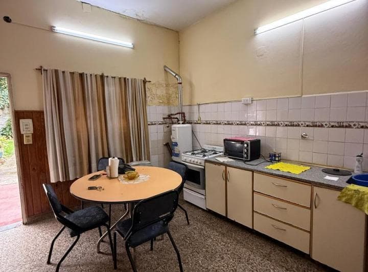 En Venta | Propiedad en Pleno Centro de Moreno (Lado Sur) de 240 m² - Se Vende La Propiedad de Al Lad - 5