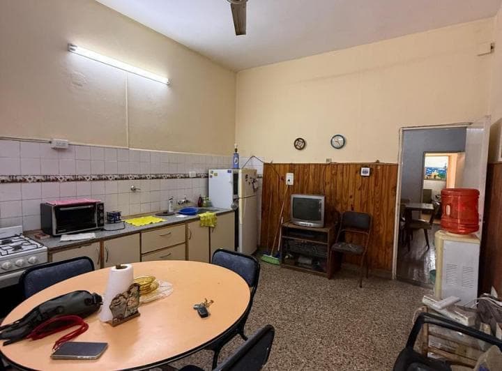 En Venta | Propiedad en Pleno Centro de Moreno (Lado Sur) de 240 m² - Se Vende La Propiedad de Al Lad - 3