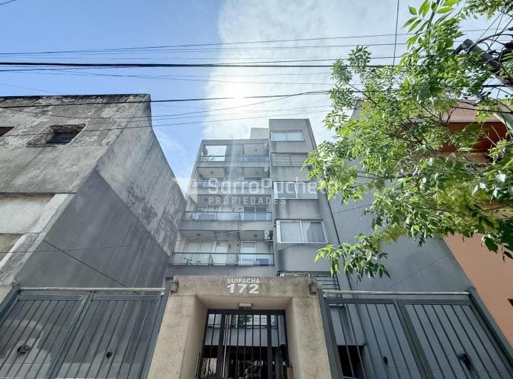 Venta Departamento 2 Ambientes con Balcon y Cochera en Haedo Sur. - 2