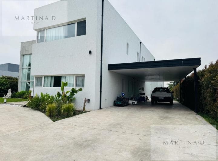 Casa en Venta - 4 Dorm. - Jardin - Pileta - Barrio Haras Santa Maria - Escobar - 3