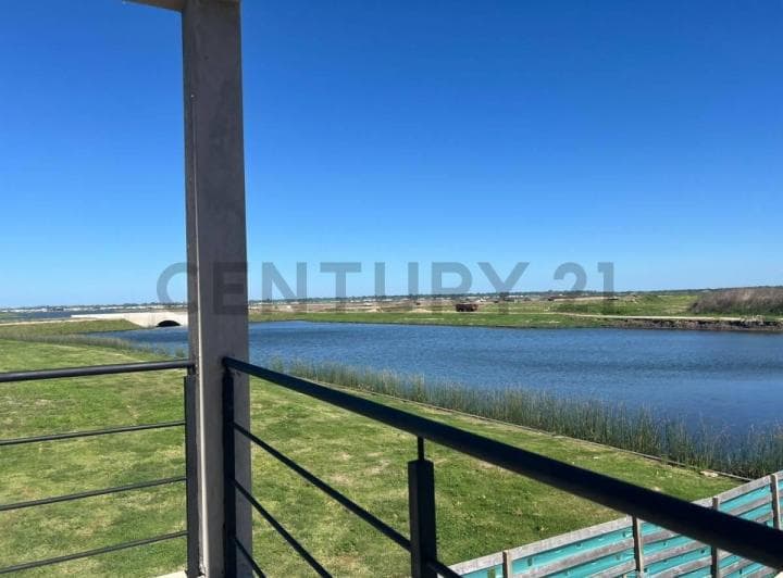 Venta de Casa en Puerto Nativas Escobar con Vista a La Laguna con 3 Dorm. y Escritorio - 3