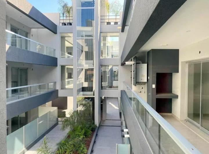 Departamento a Estrenar en Venta a 50 m de Av H. Yrigoyen - 5