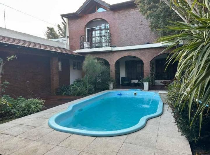 Casa en Venta a Una Cuadra de La Av Espora y a Una Cuadra de La Estación! - 2