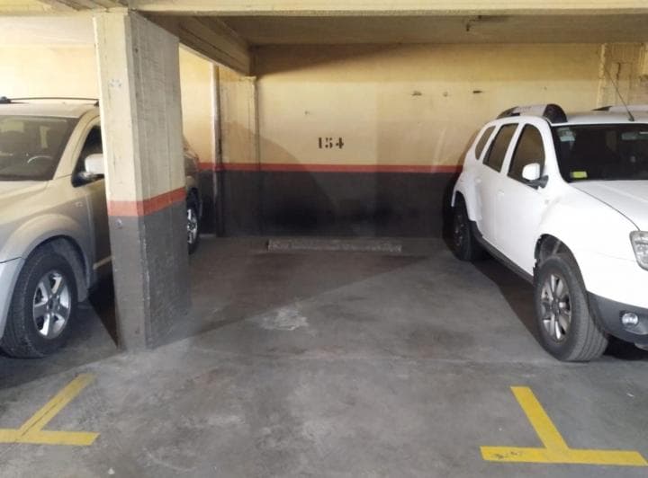 Cochera. | Av Juan Bautista Alberdi Al 2300 - 4