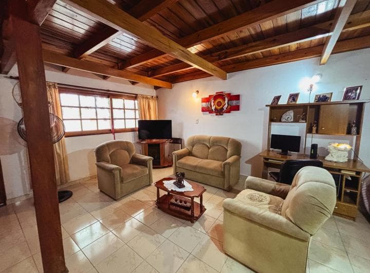 Propiedad de 2 Habitaciones y Patio en Barrio San Martín - 2