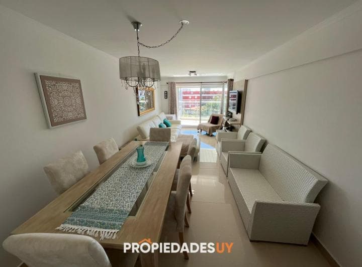 Apartamento en Alquiler Miami Boulevard, 2 Dorm. - 5