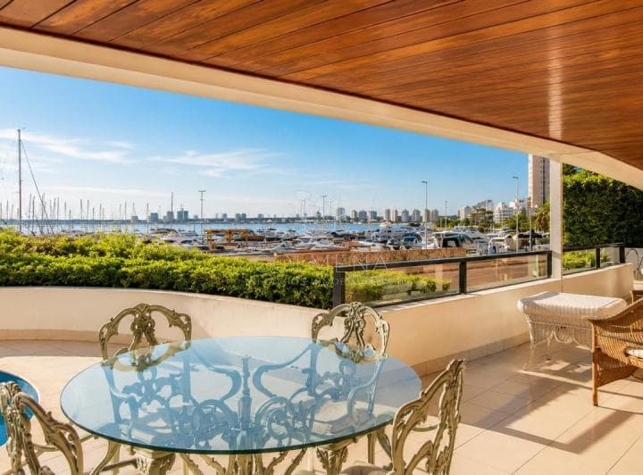 Sólido Apartamento en Venta, Península, Punta del Este, 3 Dorm.. - 2
