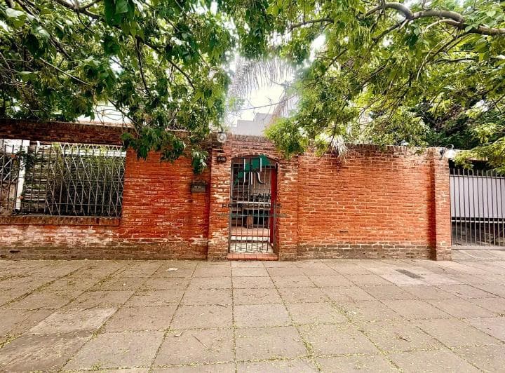 Casa 6 Ambientes 2 Cocheras en Muy Buen Estado - 4