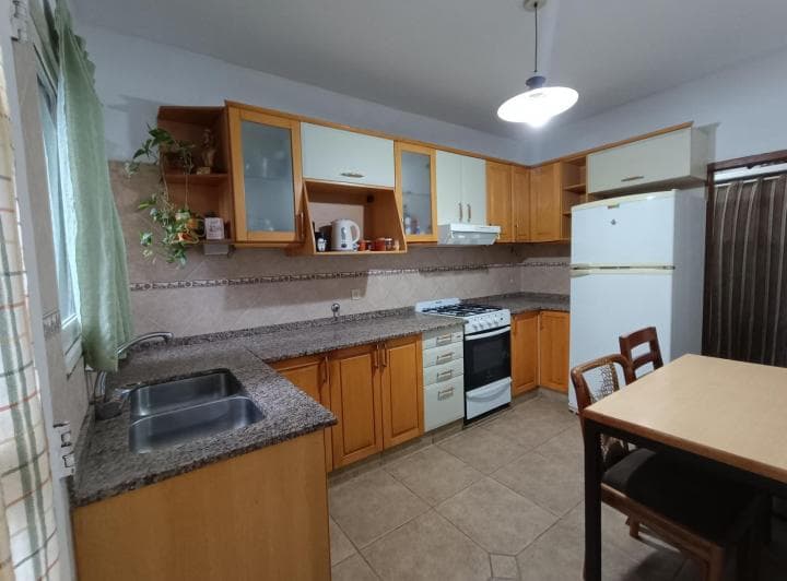 Venta - Casa 3 Dorm., Patio y Cochera Para 2 Vehículos - Barrio Arroyito, Rosario. - 2