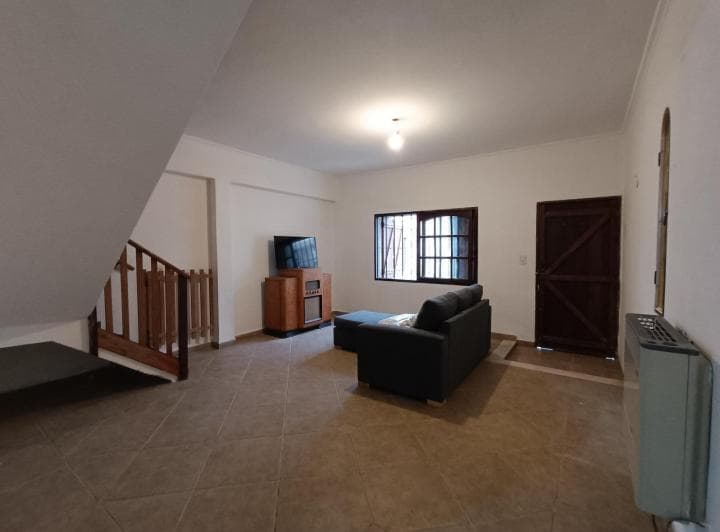 Venta - Casa 3 Dorm., Patio y Cochera Para 2 Vehículos - Barrio Arroyito, Rosario. - 5