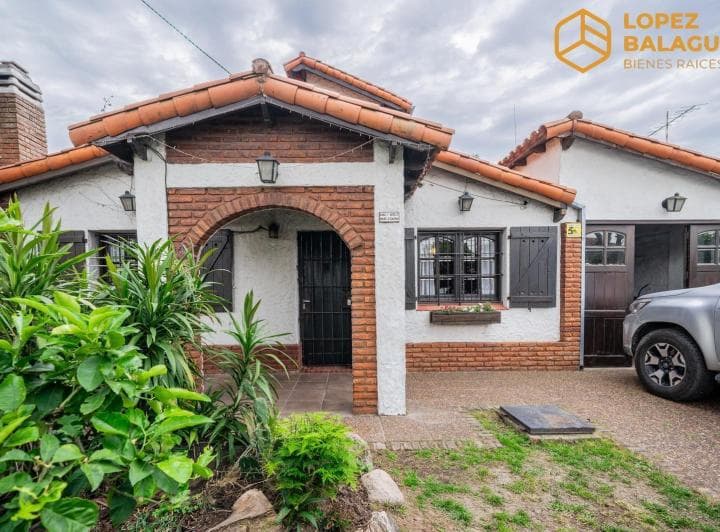 Casa 4 Ambientes con Piscina en Ciudad Evita Apto Crédito - 2