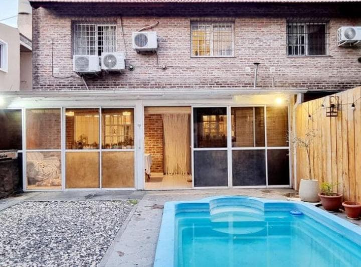 Venta de Espectacular Triplex 4 Amb con Pileta y Quincho! - 2