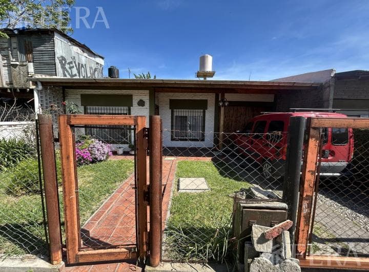Venta de Casa 3 Ambientes con Cochera, Parrilla y Jardín en Hudson - 3
