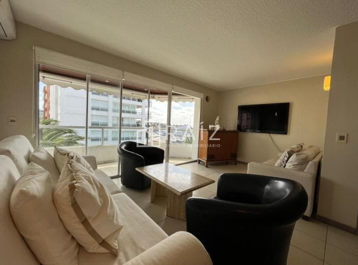 Apartamento 2 Dorm. Puerto en Alquiler de Temporada - 2