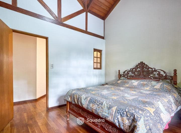 Venta | Permuta - Casa de 3 Dorm. con Jardín, y Cochera - Fisherton. - 3