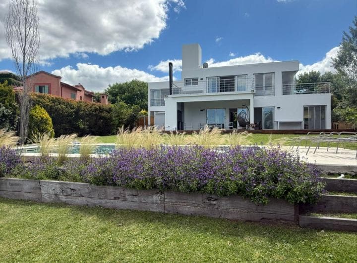 L Iturralde Prop - Venta Casa a La Laguna en Lagos del Norte. 4 Dorm. - 3
