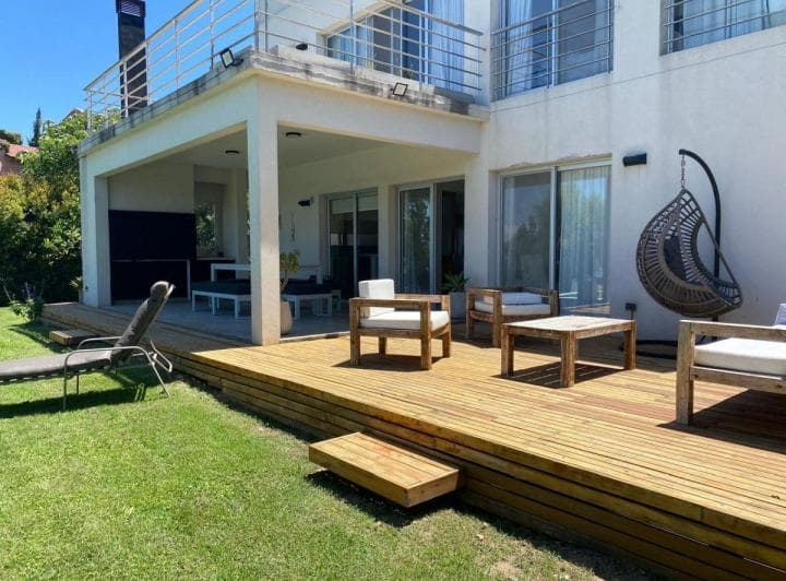 L Iturralde Prop - Venta Casa a La Laguna en Lagos del Norte. 4 Dorm. - 5