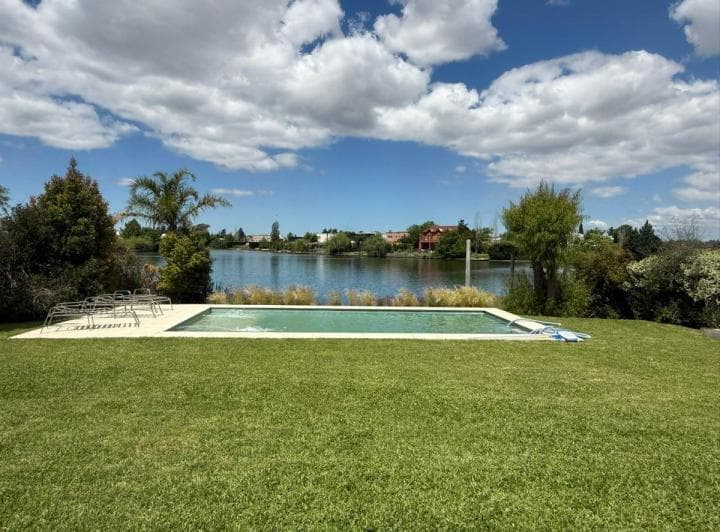 L Iturralde Prop - Venta Casa a La Laguna en Lagos del Norte. 4 Dorm. - 4